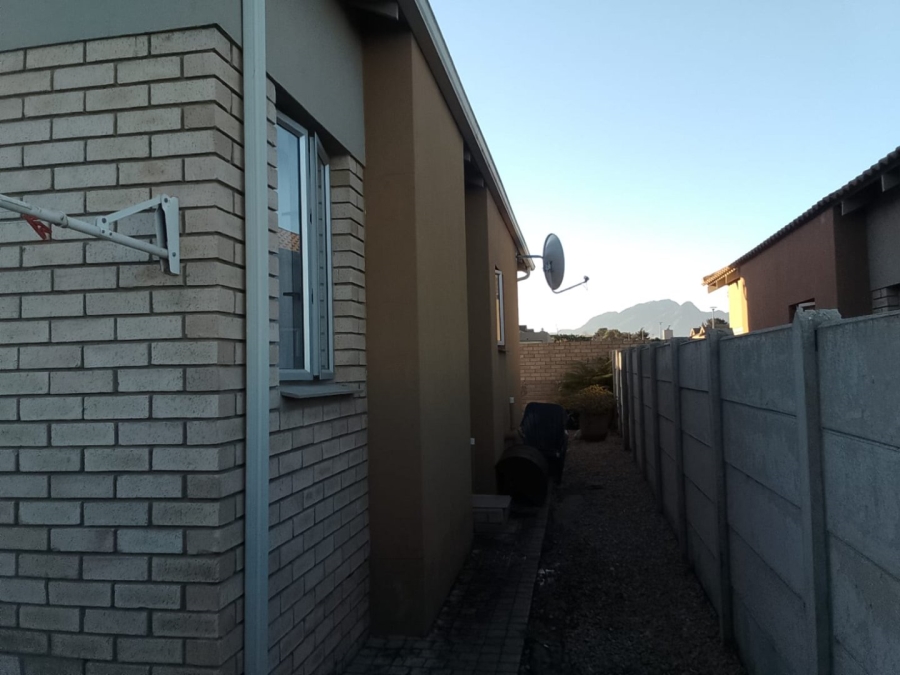 To Let 3 Bedroom Property for Rent in Mooikloof Country Estate Western Cape